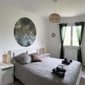  Hébergement de vacances Les De Castel - Les Lauriers